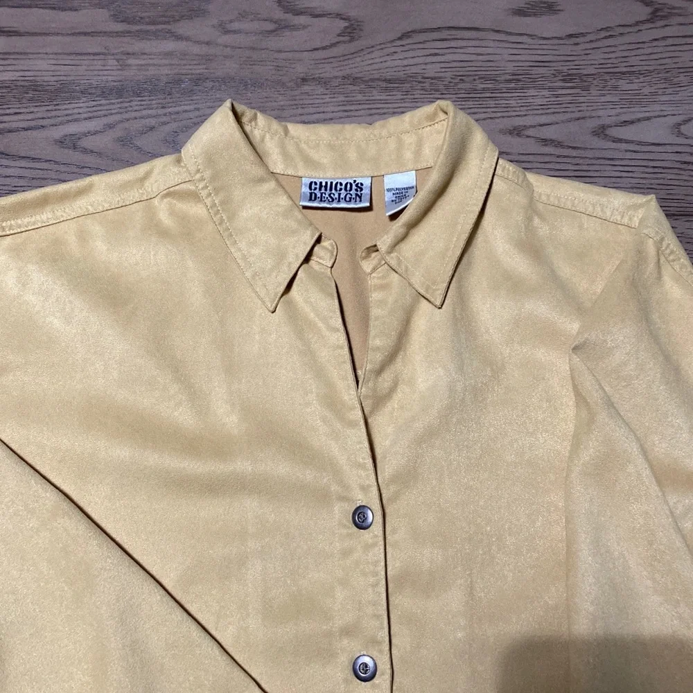Button down blouse - Picture 2 of 7